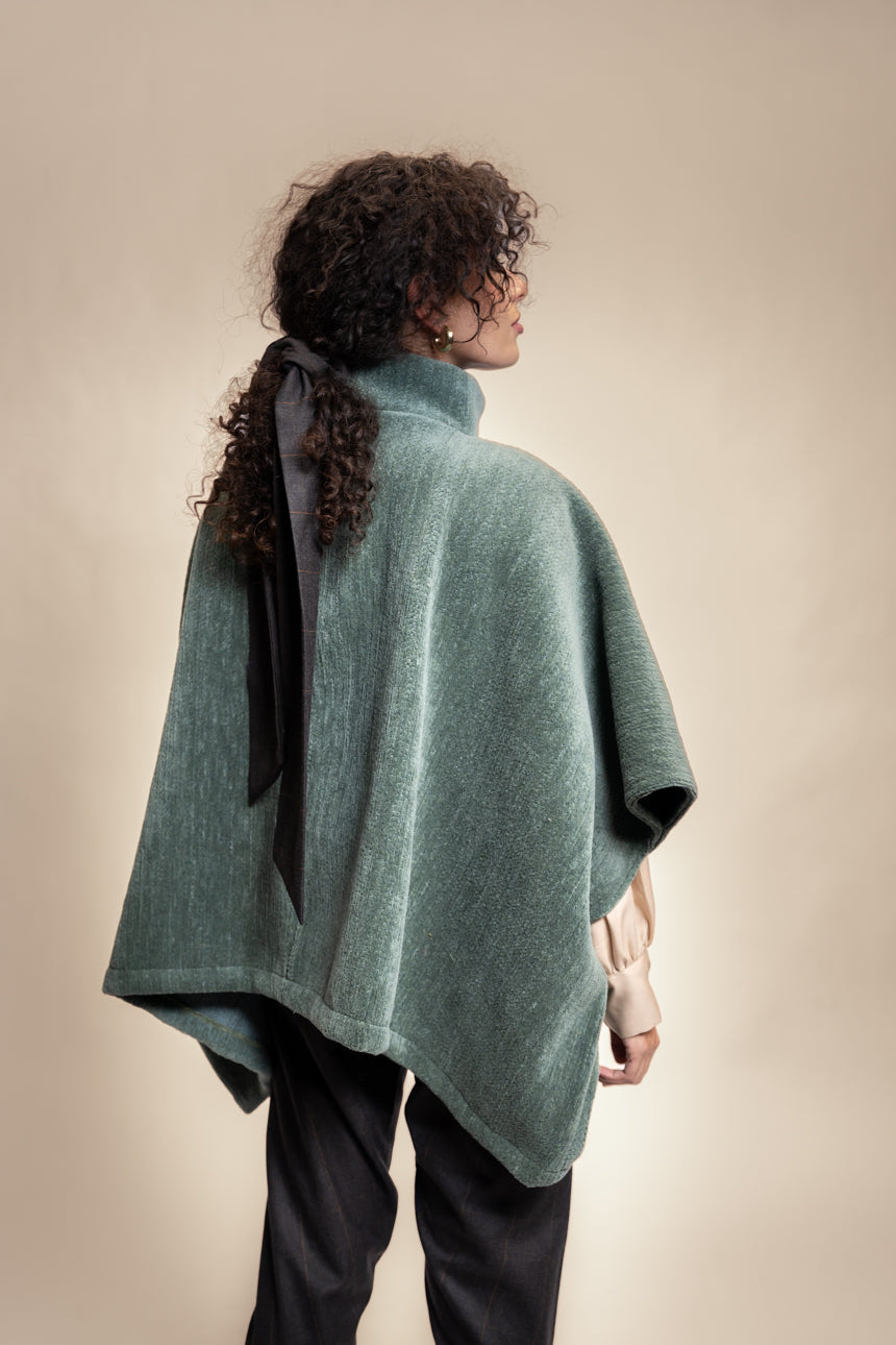 PONCHO MONTAÑA LANA MERINO VERDE