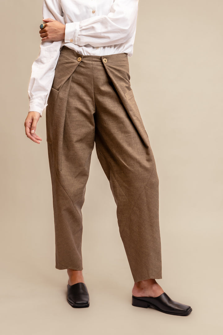 PANTALÓN DERIVA DENIM CAFÉ