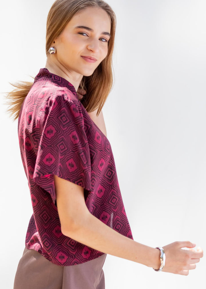 CAMISA CROP SEDA burdeo