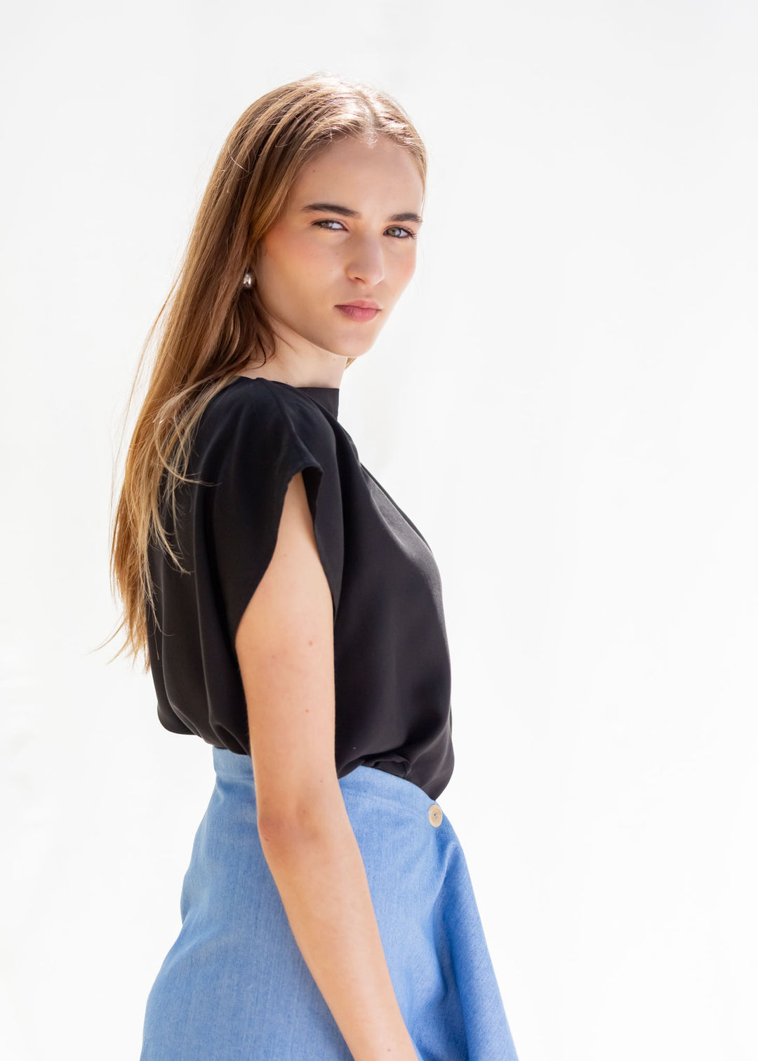 TOP VERTIENTE TENCEL NEGRO