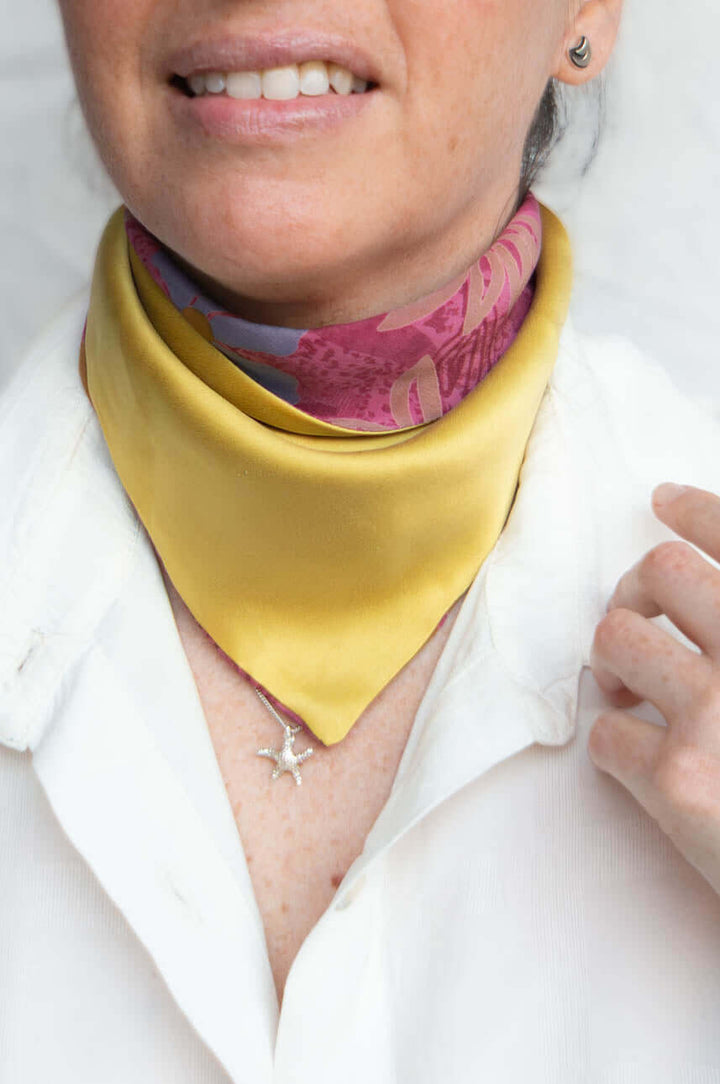 Pañoleta Seda Reversible Rosado / Amarillo