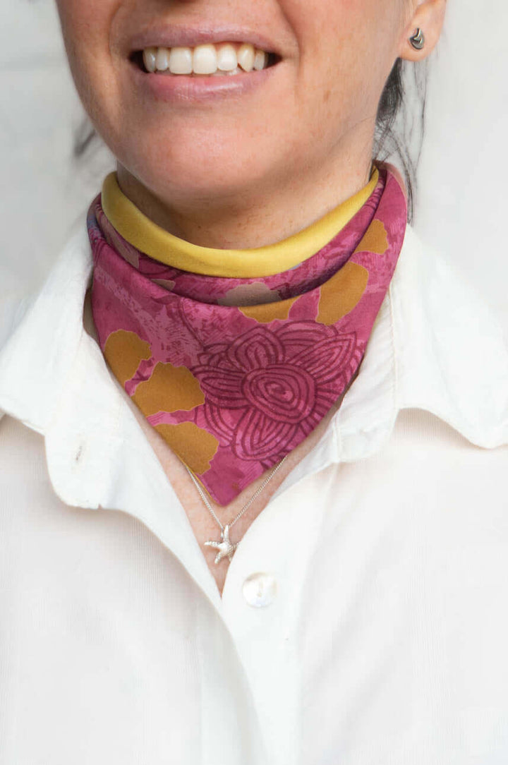 Pañoleta Seda Reversible Rosado / Amarillo