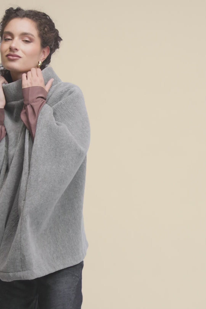 PONCHO MONTAÑA LANA MERINO GRIS
